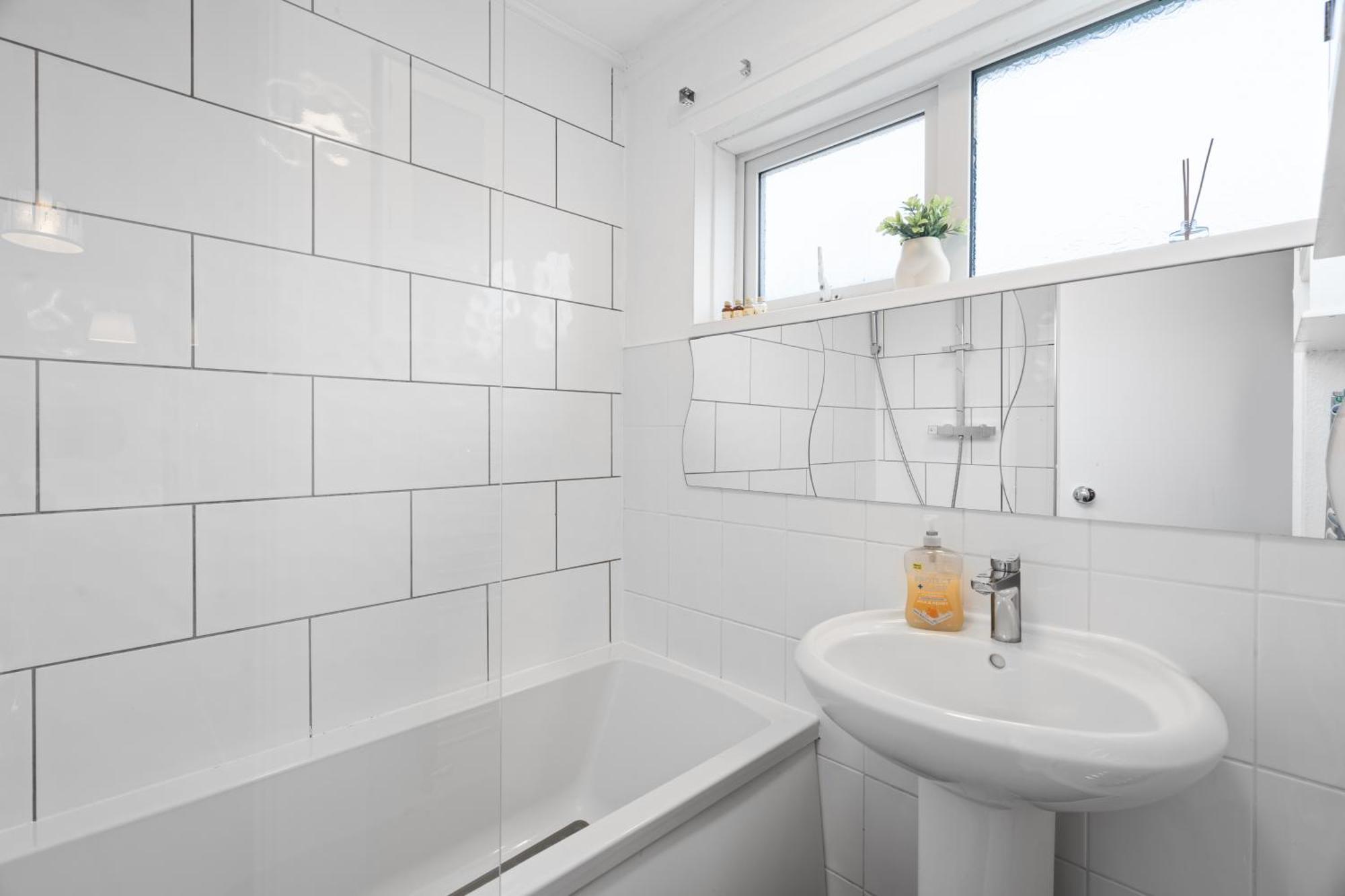 A Charming 3 Bed Home Next To Nec And Birmingham International Airport Marston Green Экстерьер фото